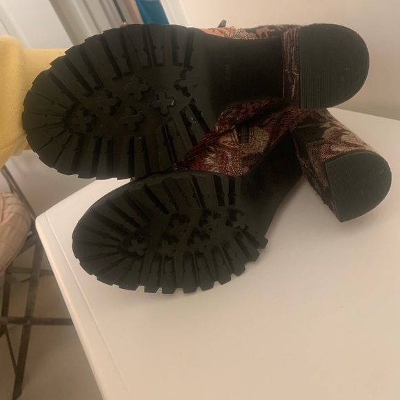 Floral Lilith Boots - Picture 6 of 6